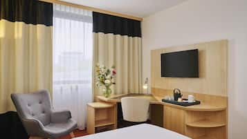 ملاءات للفراش لا تسبب الحساسية وأسرّة بطبقة علوية مريحة وميني بار