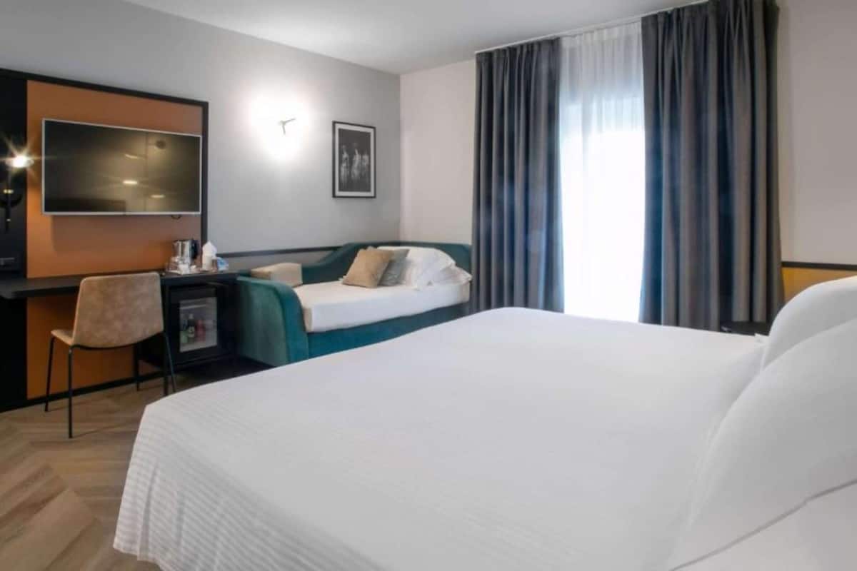 Literie hypoallergénique, minibar, coffres-forts dans les chambres