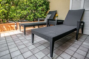 Quarto superior, 1 cama Queen | Comodidades do quarto