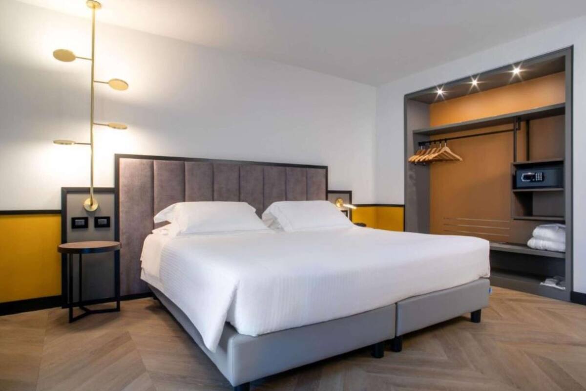 Chambre Deluxe, plusieurs lits, non-fumeurs (Converts to 2 Twin Beds) | Literie hypoallergénique, minibar, coffres-forts dans les chambres