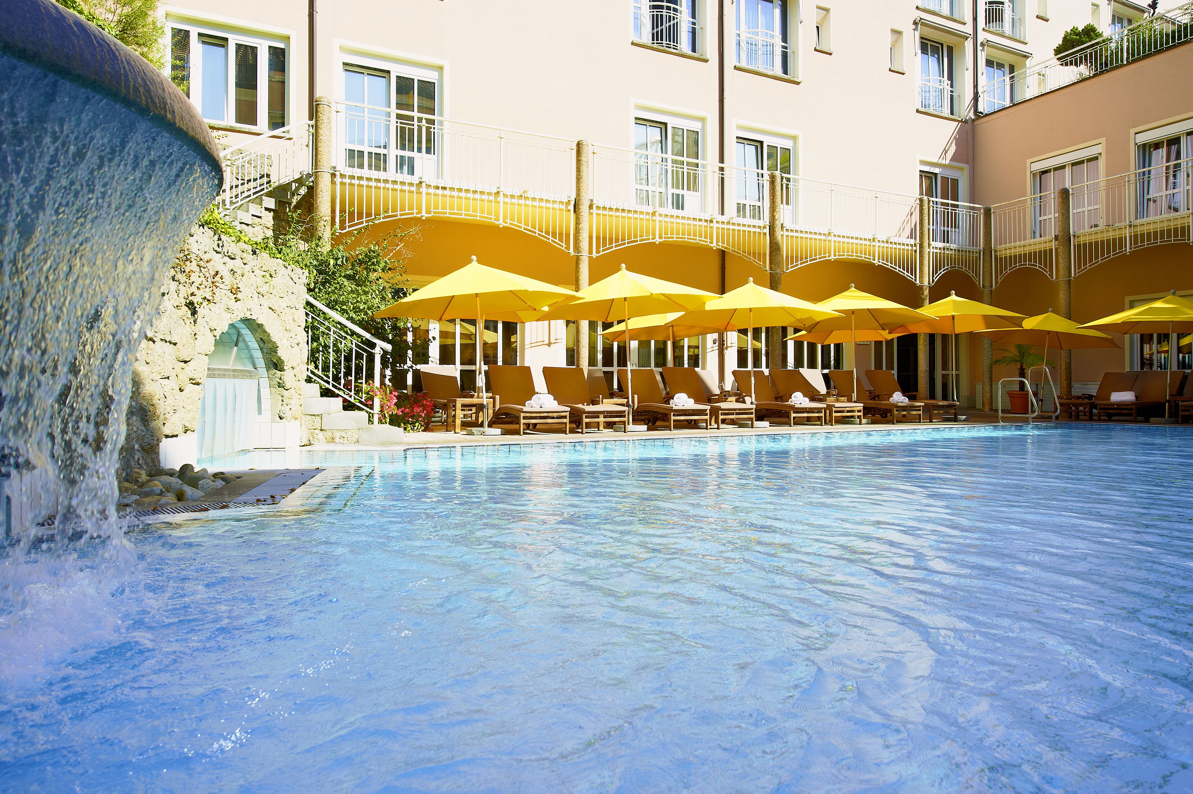 Pool waterfall