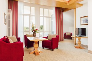 Hypo-allergenic bedding, minibar, in-room safe, desk - MAXIMILIAN Grand Hotel (Bad Griesbach im Rottal)