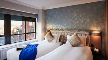 Standard Twin Room | Premium bedding, in-room safe, desk, laptop workspace