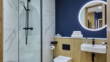 Superior Triple Room | Bathroom