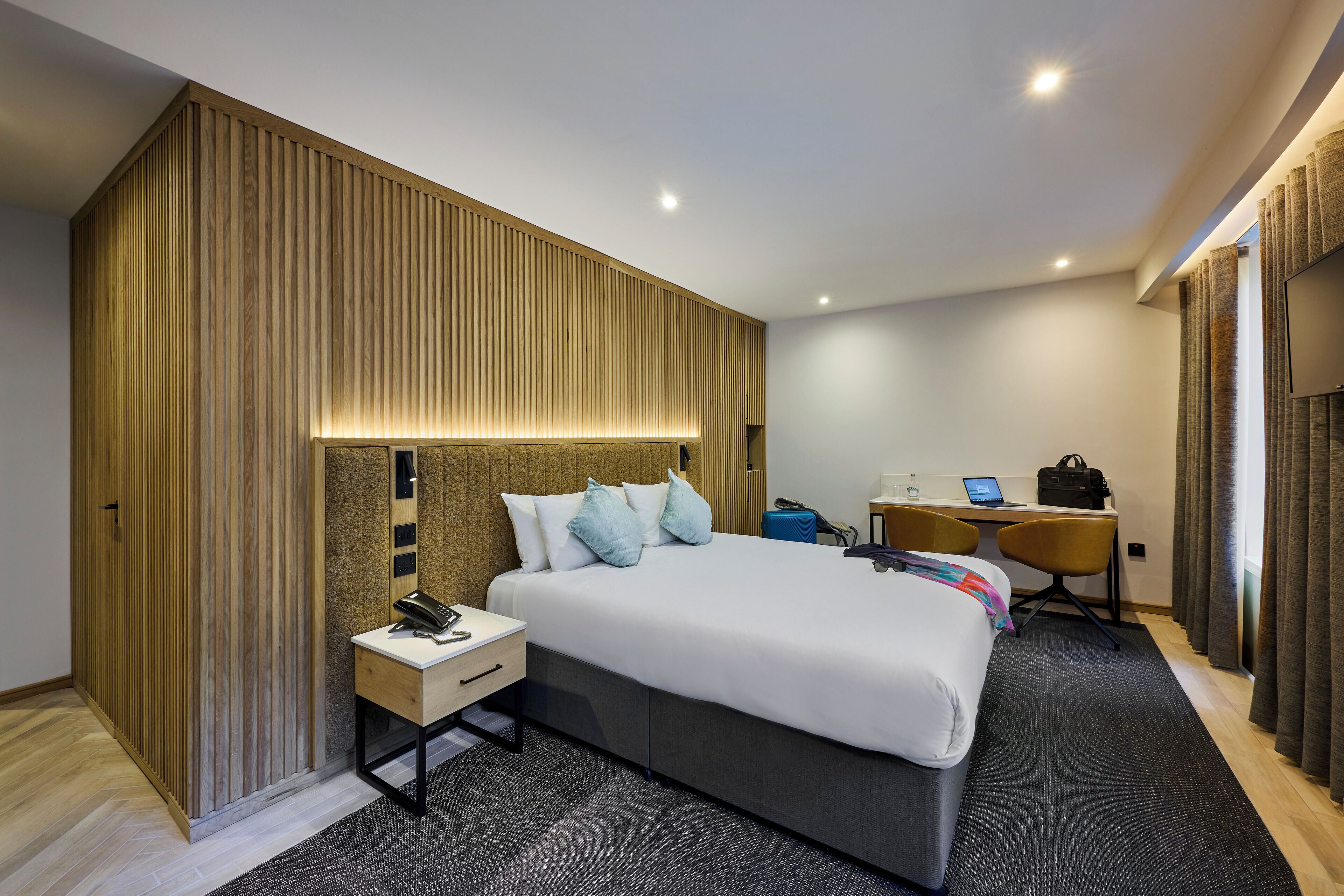 superior double room | 1 bedroom, premium bedding, in-room safe, desk