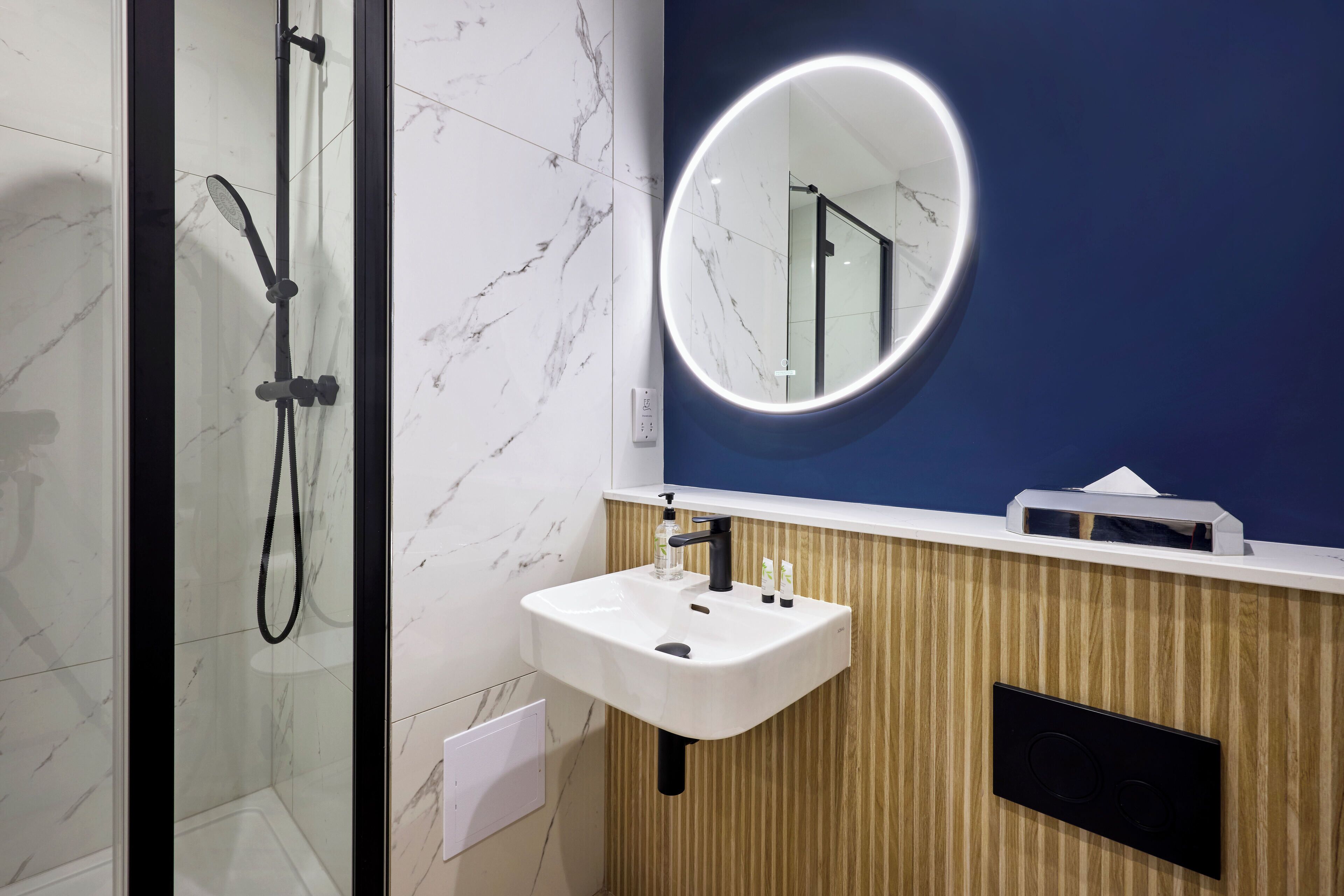 superior triple room | bathroom | free toiletries, hair dryer, towels, soap