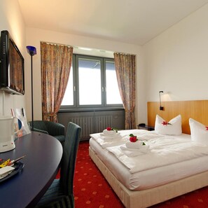 Hypo-allergenic bedding, minibar, soundproofing - Carat (Erfurt)
