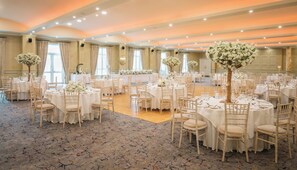 Indoor wedding - Galway Bay Hotel (Galway)