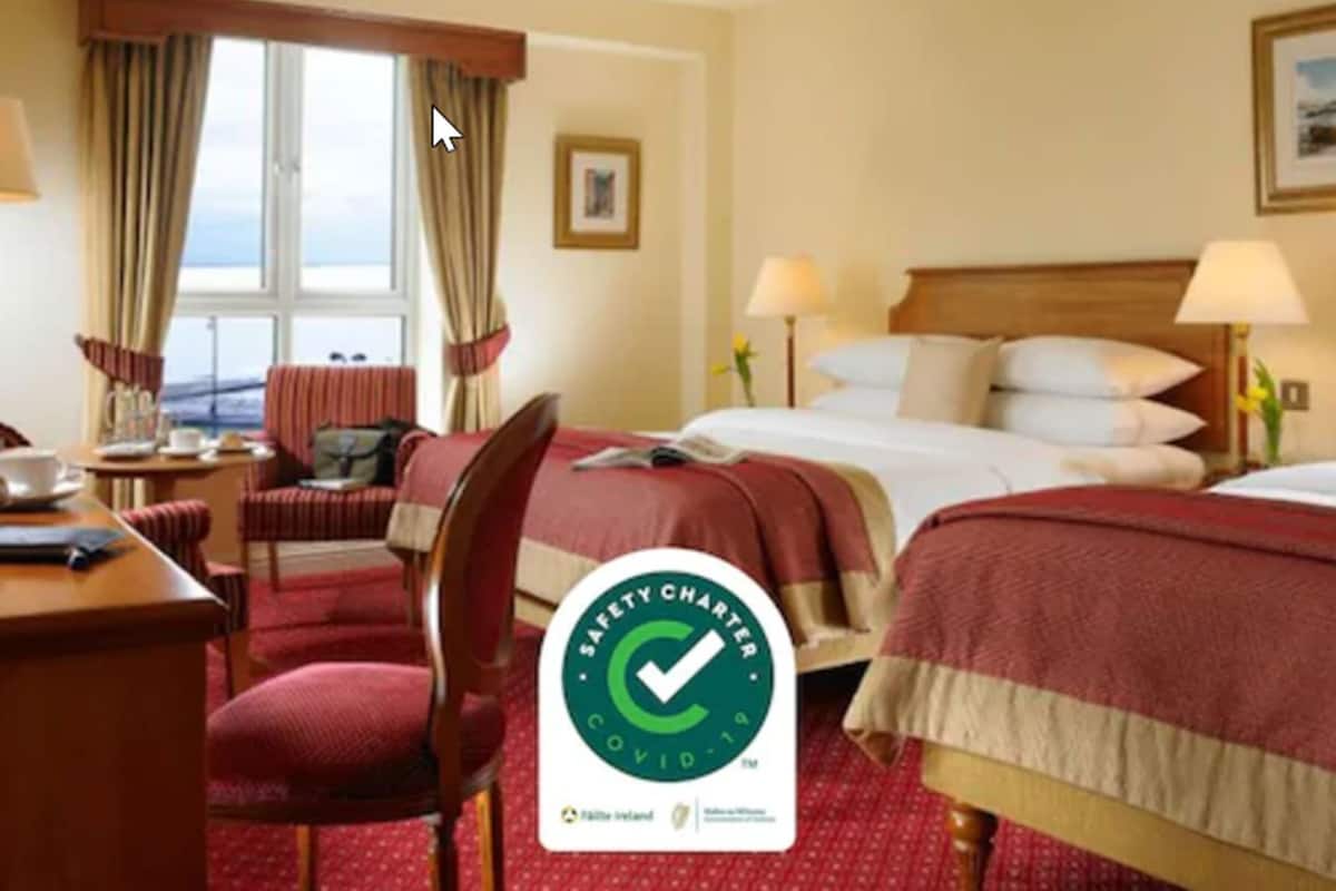 Premium bedding, in-room safe, desk, rollaway beds
