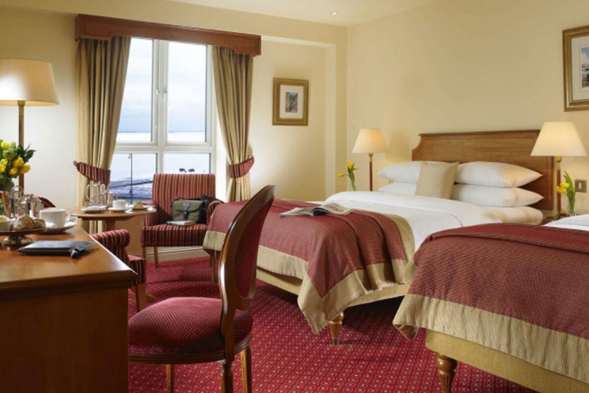 Premium bedding, in-room safe, desk, rollaway beds