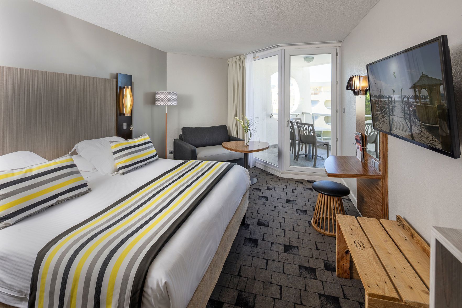 Premium bedding, minibar, in-room safe, desk