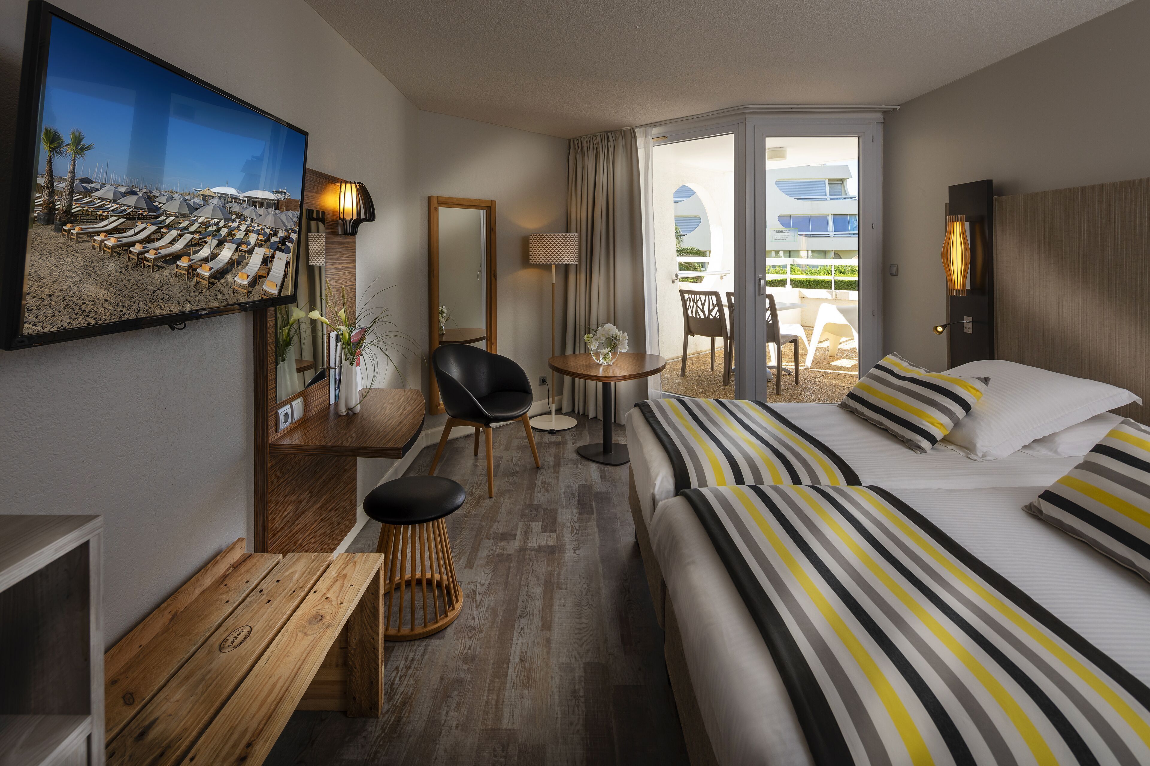 Premium bedding, minibar, in-room safe, desk
