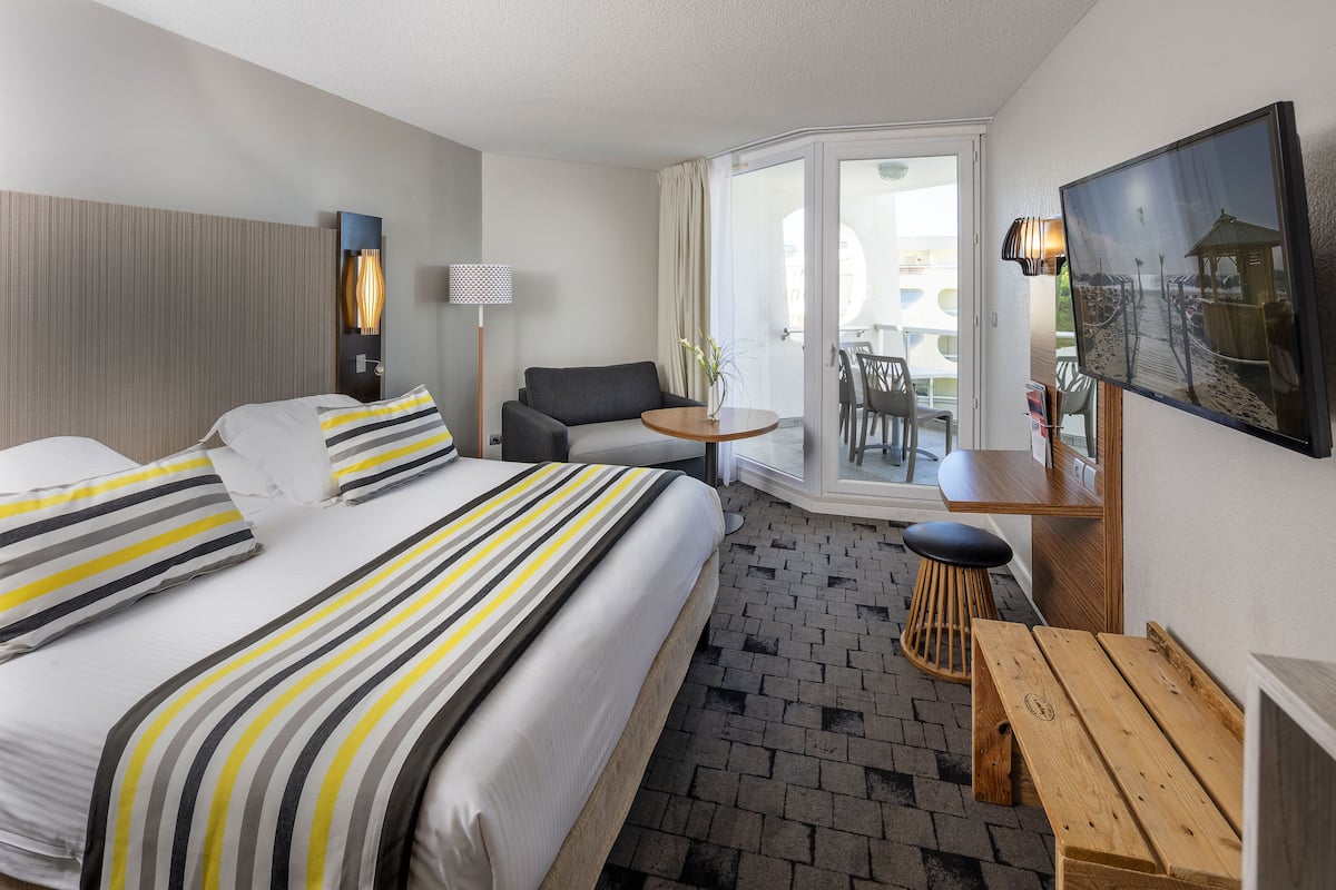 Ropa de cama de alta calidad y minibar