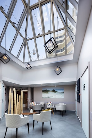 Couples treatment room(s), sauna, hot tub, steam room