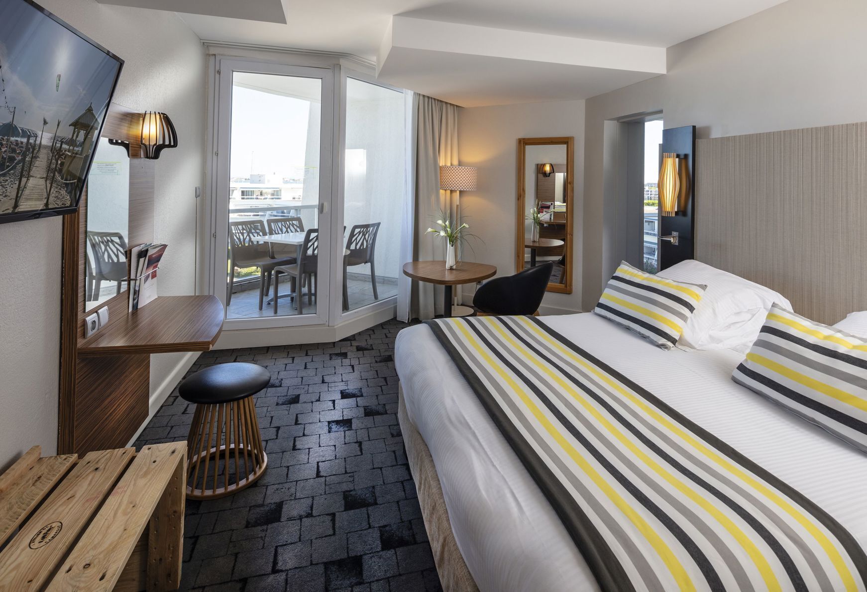 Premium bedding, minibar, in-room safe, desk
