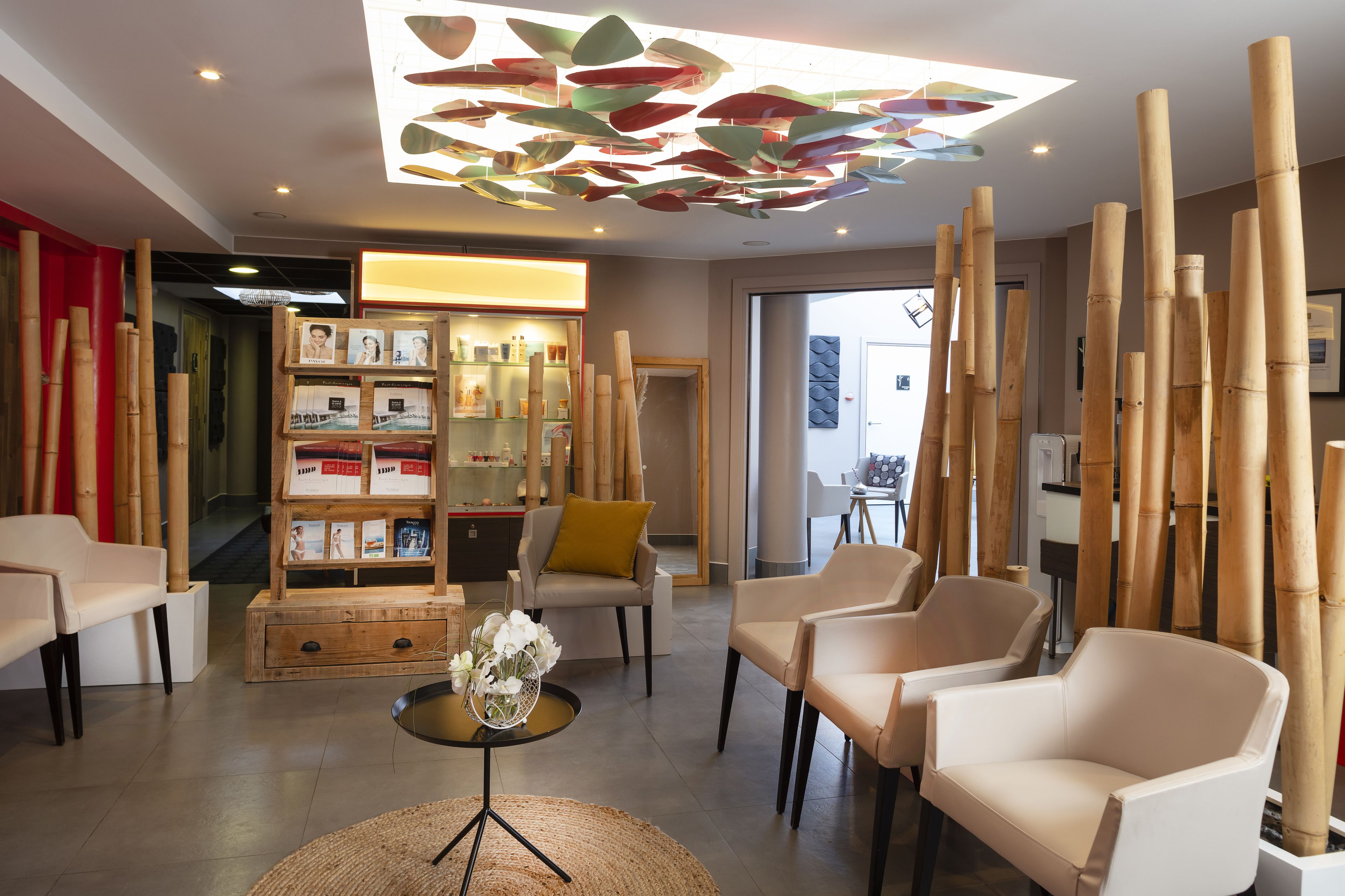 Couples treatment rooms, sauna, hot tub, steam room, Turkish bath