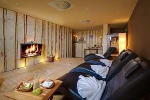 Couples treatment rooms, sauna, steam room, body treatments