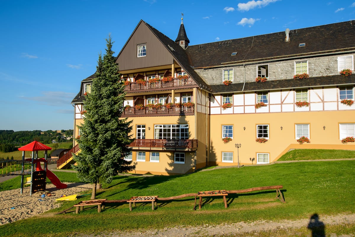 children’s play area – outdoor