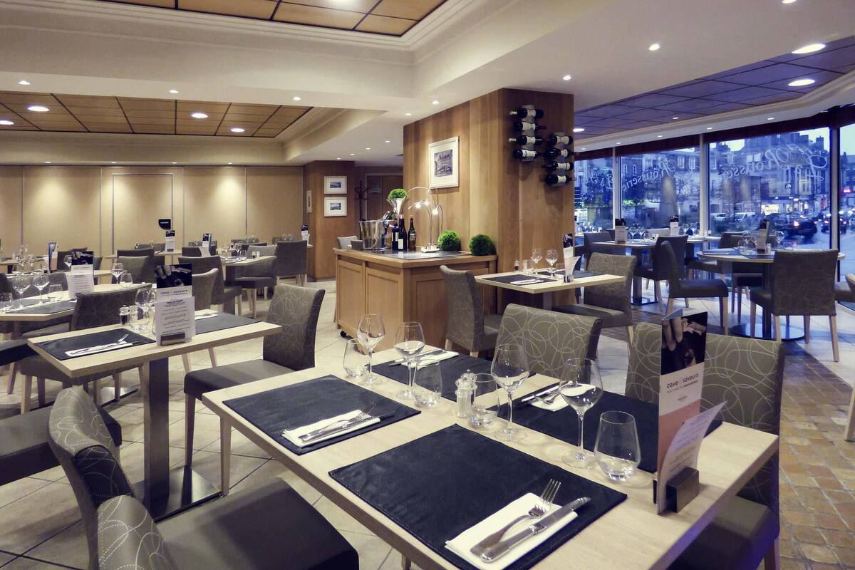 lunch and dinner served, french cuisine