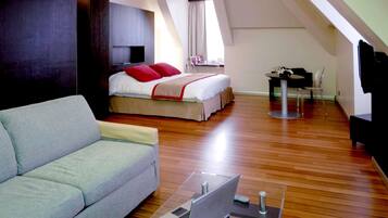 In-room safe, desk, soundproofing, iron/ironing board (on request)