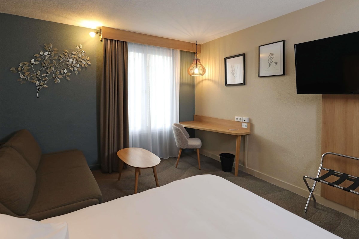 Privilege, Family Room, 1 Double Bed with Sofa bed
