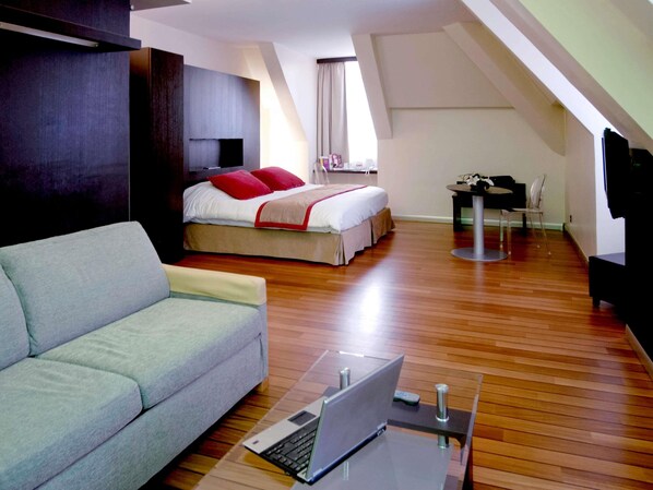 In-room safe, desk, soundproofing, iron/ironing board