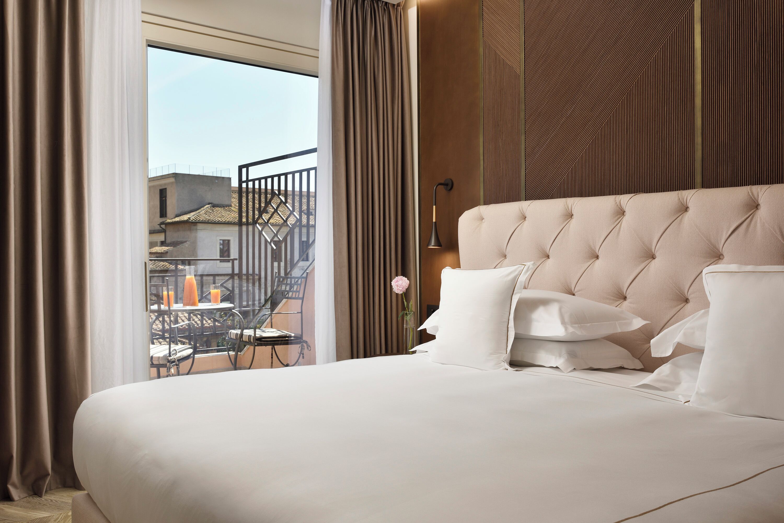 Minibar, coffres-forts dans les chambres, bureau, chambres insonorisées