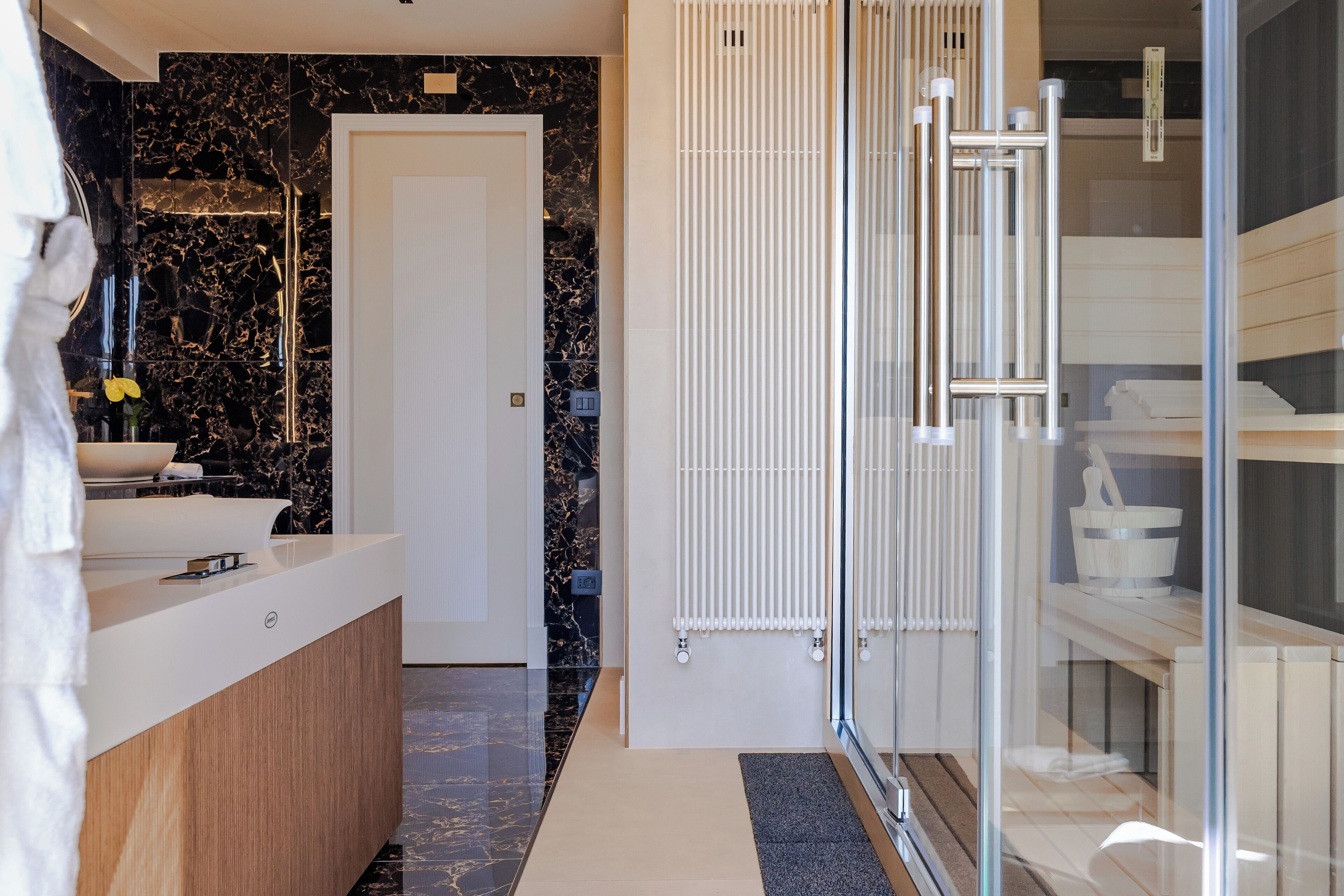 gallery single room | 1 bedroom, minibar, in-room safe, desk