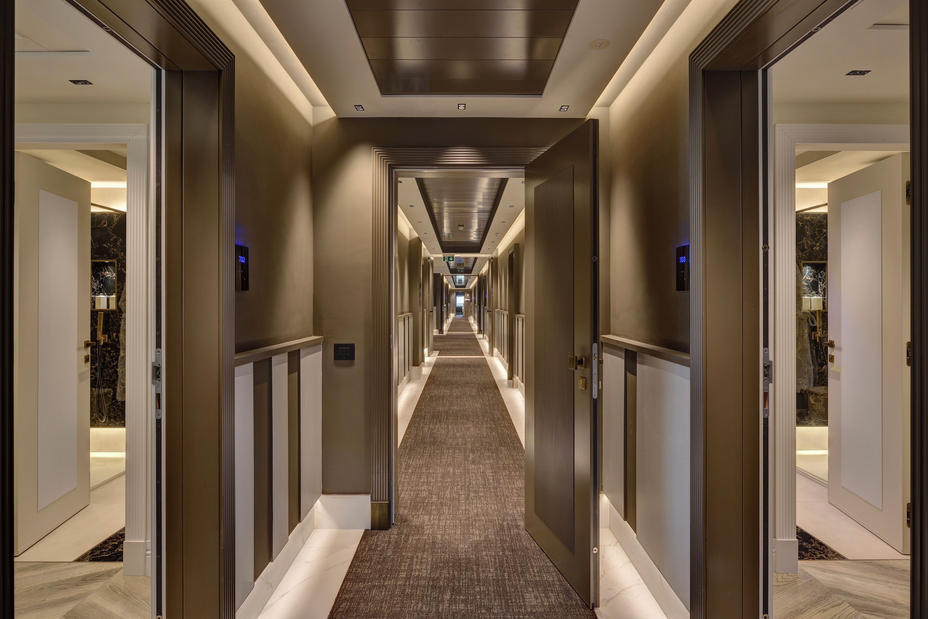 gallery single room | 1 bedroom, minibar, in-room safe, desk