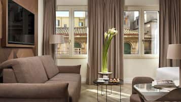 Deluxe Executive City view | Woonruimte | Een lcd-televisie