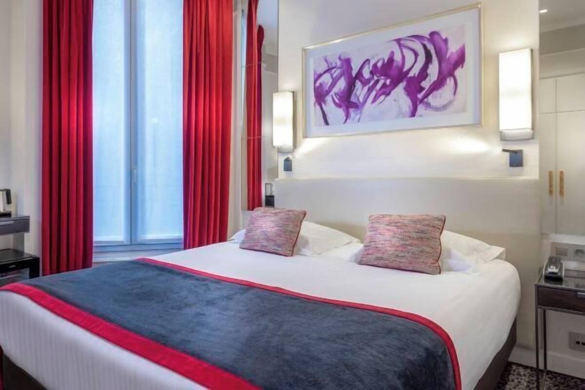 1 bedroom, premium bedding, minibar, in-room safe