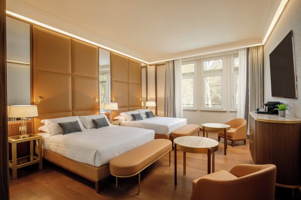 Quarto luxo | 1 quarto, frigobar, cofres nos quartos, escrivaninha