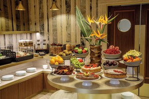 Desayuno buffet todos los días (con cargo)