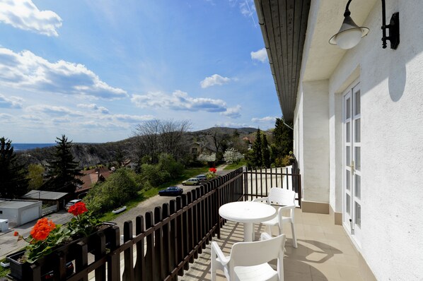 Habitación doble, balcón, vistas a la ciudad | Balcón