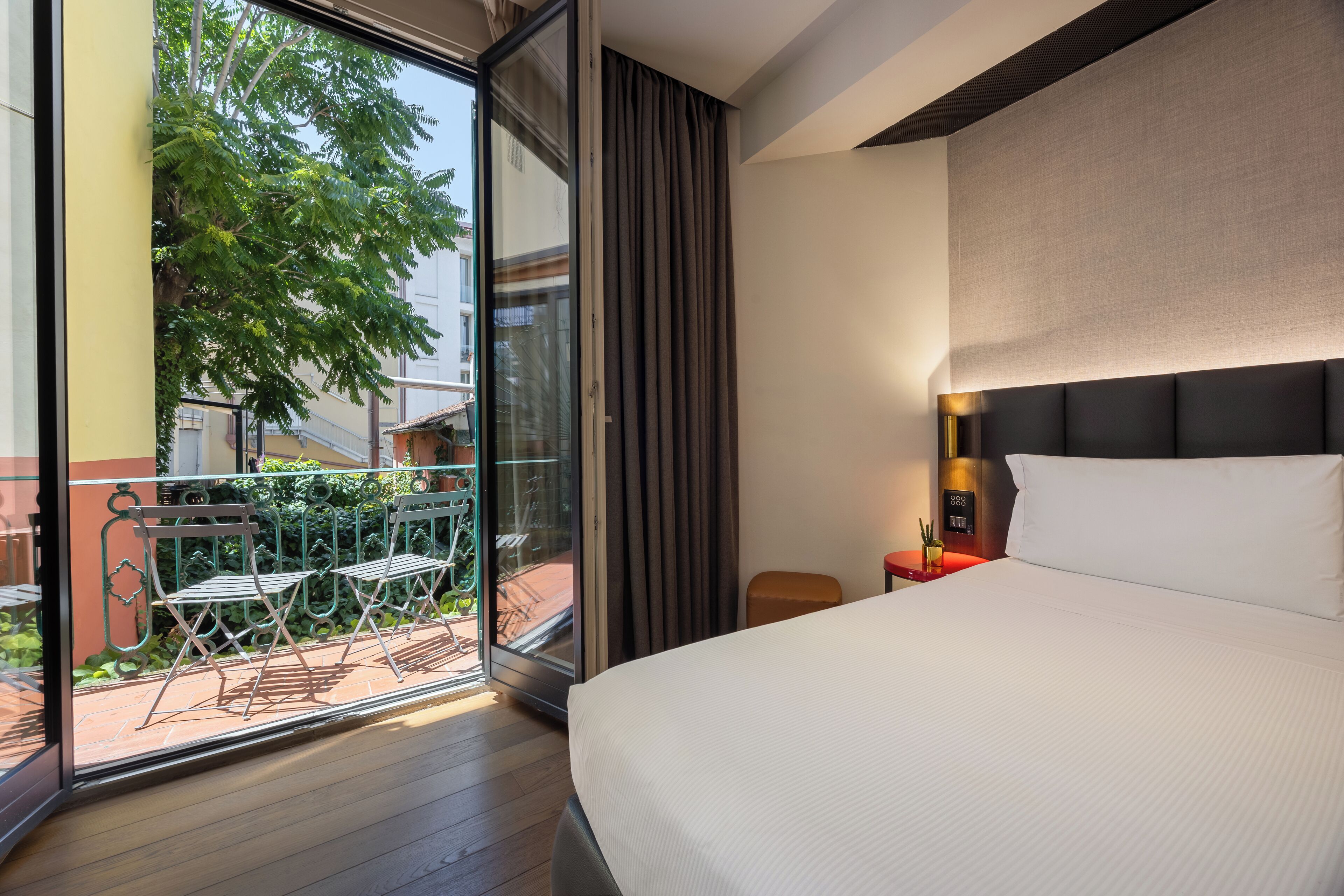 deluxe room, terrace | premium bedding, pillow-top beds, minibar, in-room safe