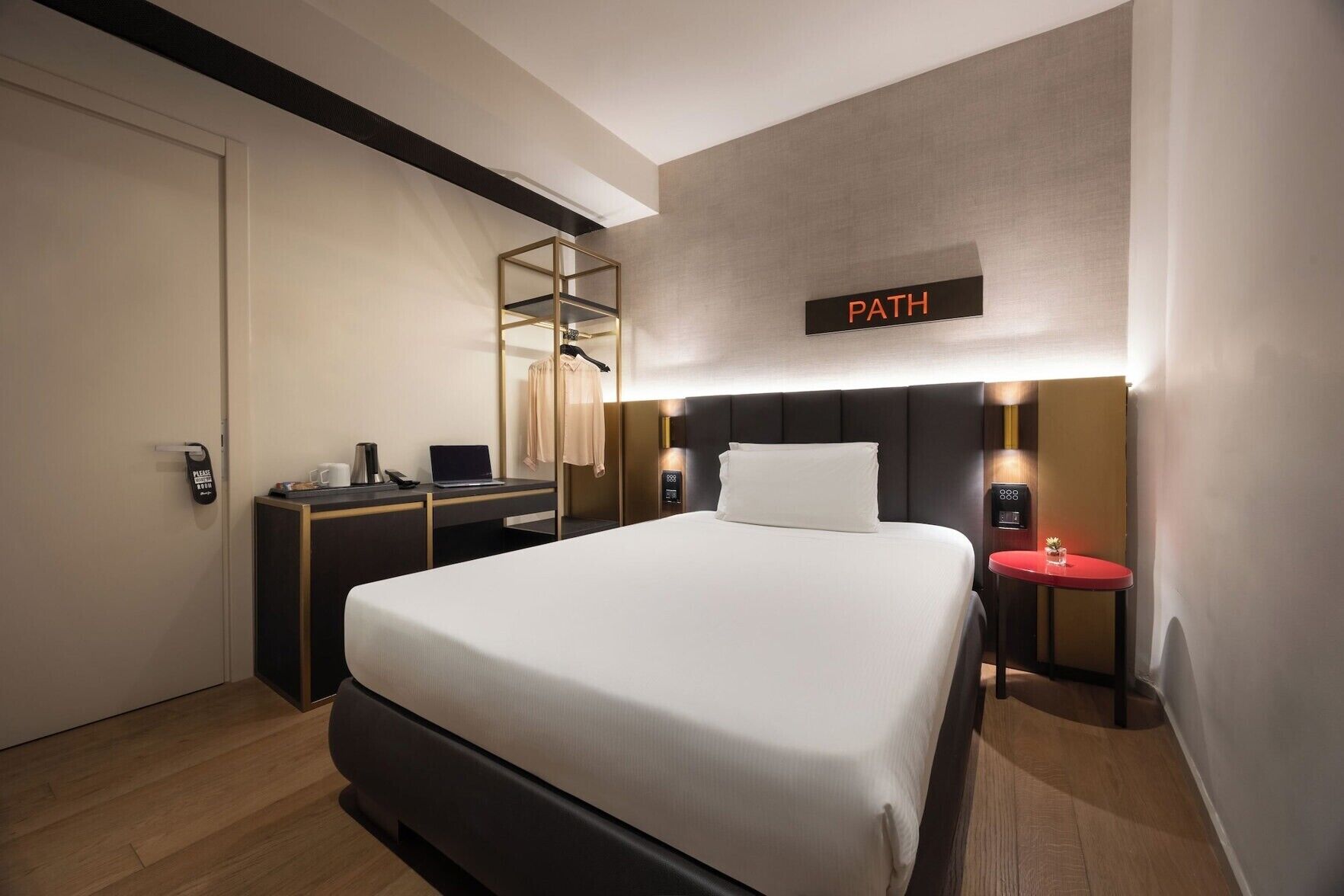 Premium bedding, pillow-top beds, minibar, in-room safe