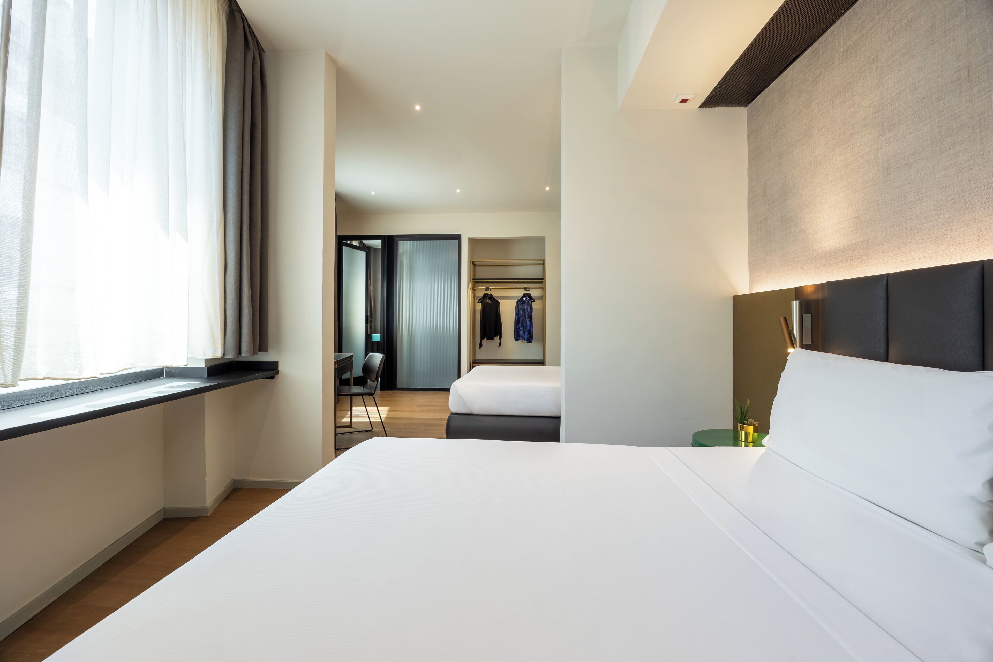 Quarto família | Roupas de cama premium, camas com colchões pillow-top, frigobar
