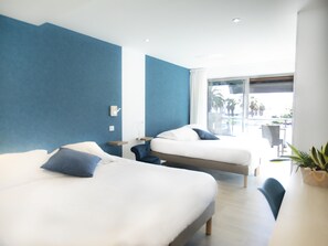 Chambre Famille | 高級寢具、Select Comfort 床墊、客房內保險箱、書桌
