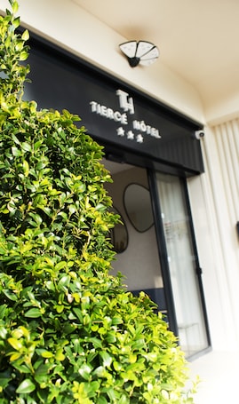 Front of property. Tiercé Hotel