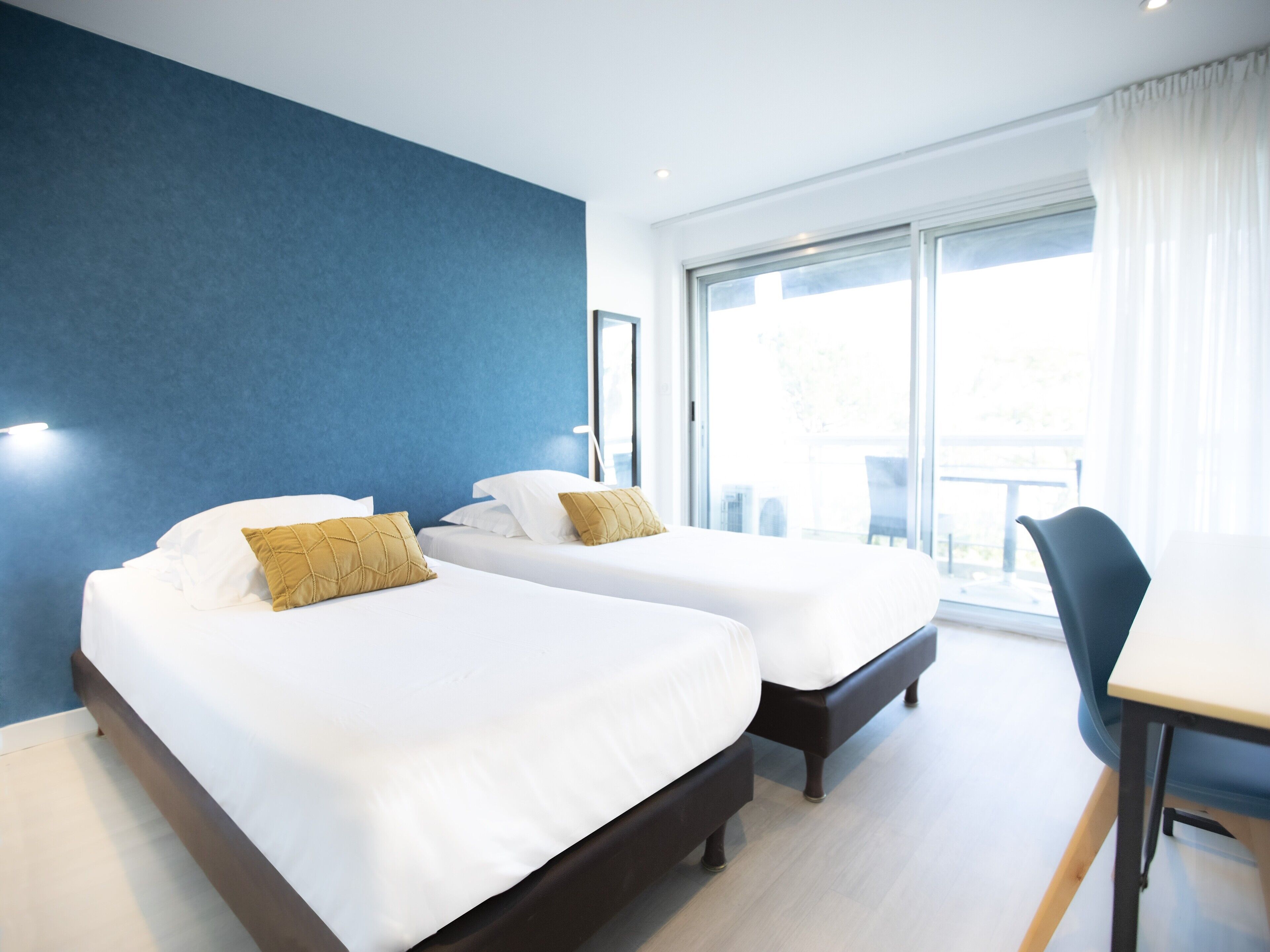 double room | premium bedding, select comfort beds, in-room safe, desk