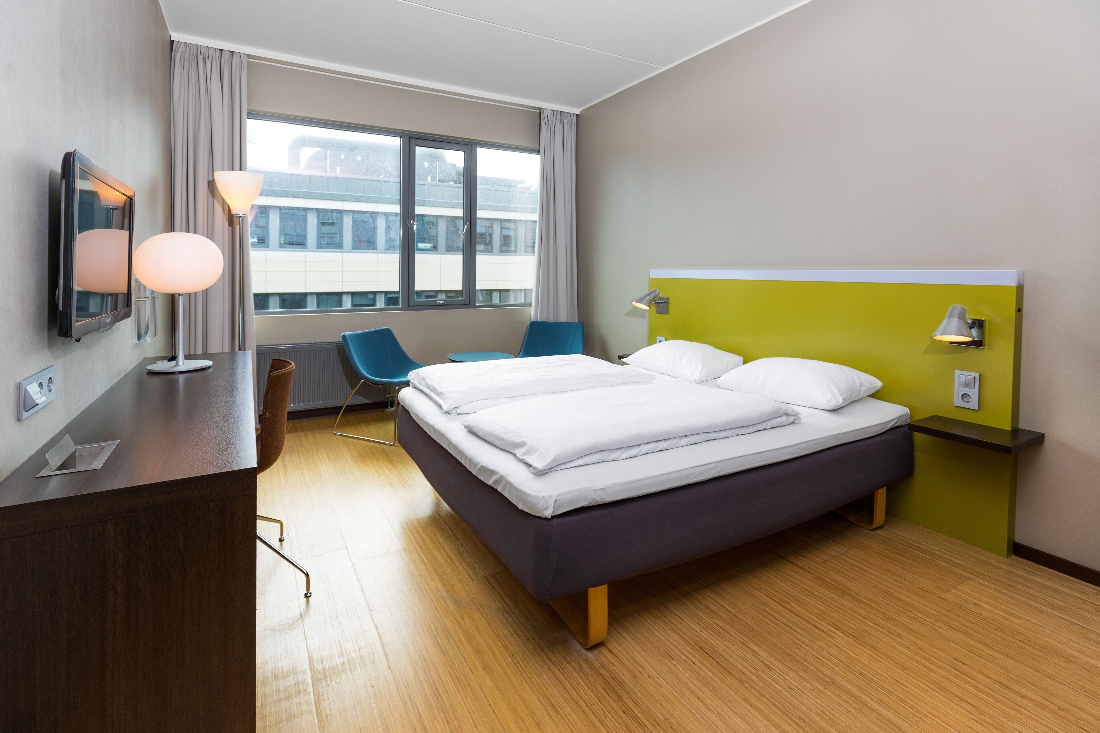 superior room, non smoking | pillow-top beds, desk, bed sheets