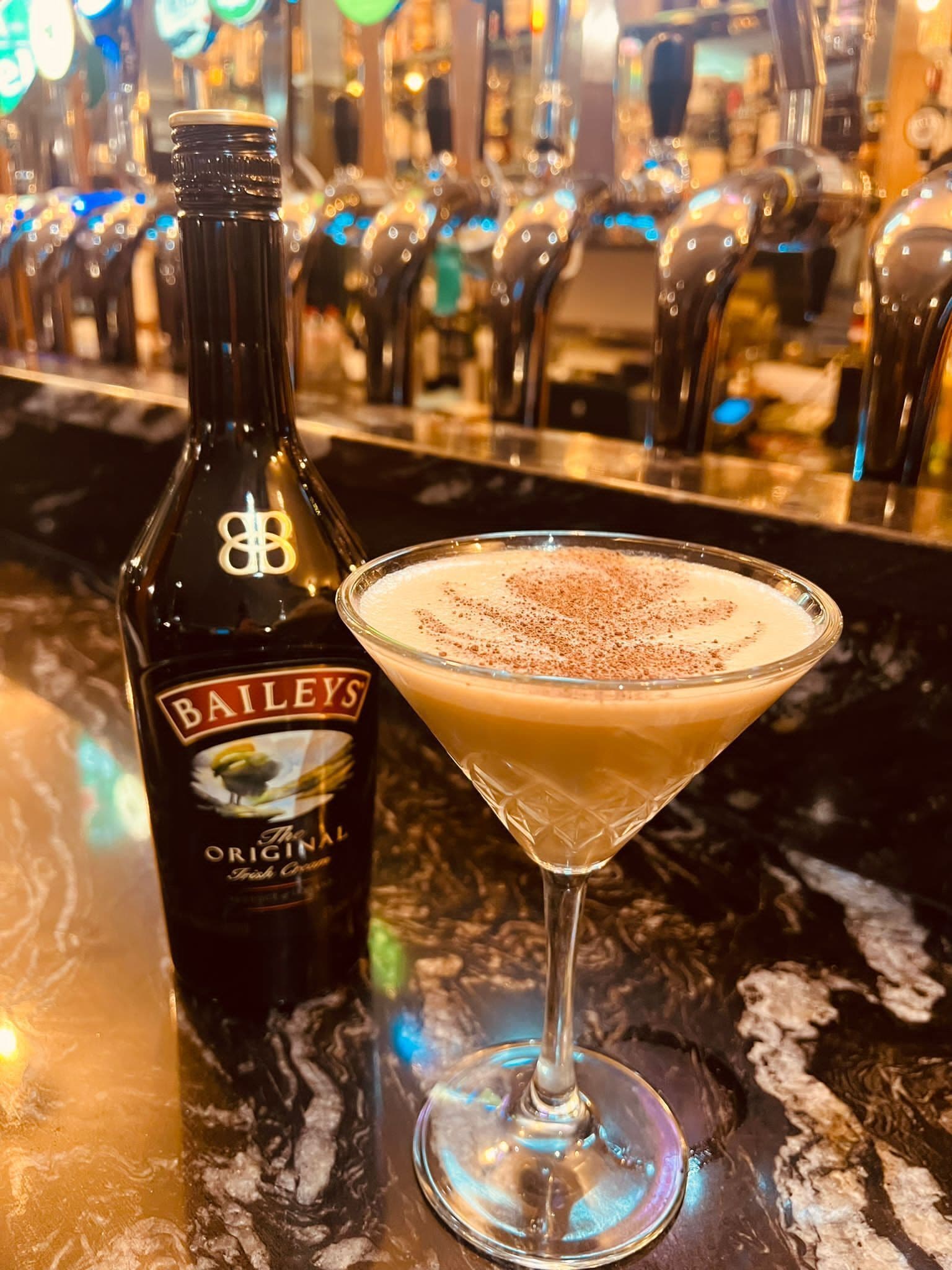 2 restaurants, breakfast, dinner served; local cuisine