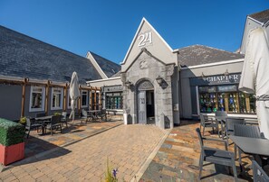 Front of property - Temple Gate Hotel (Ennis)