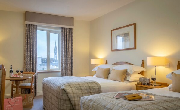 1 bedroom, hypo-allergenic bedding, desk, blackout drapes