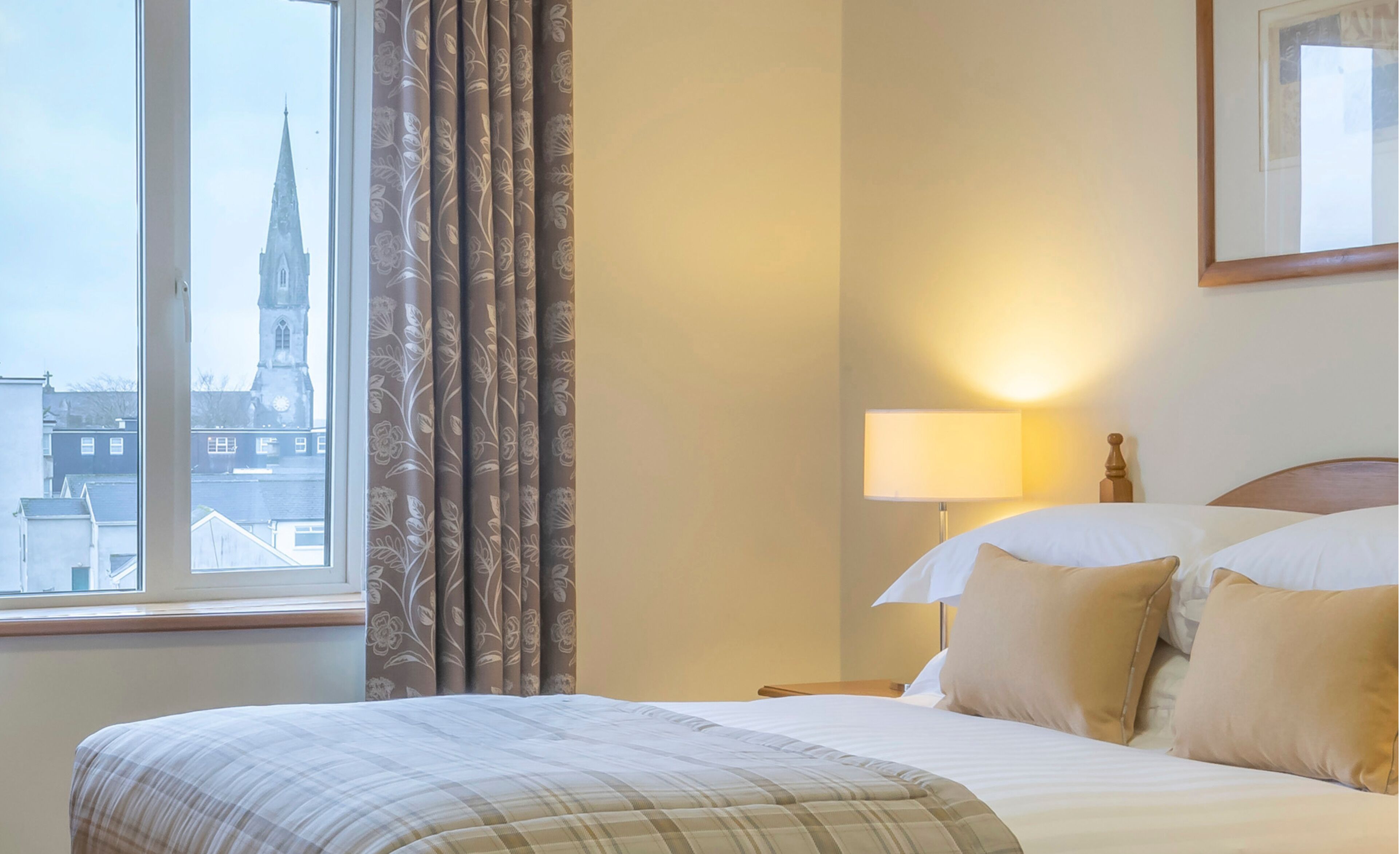 standard double room | 1 bedroom, hypo-allergenic bedding, desk, blackout curtains