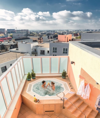 泳池. 多林特夏洛登霍夫哈勒酒店