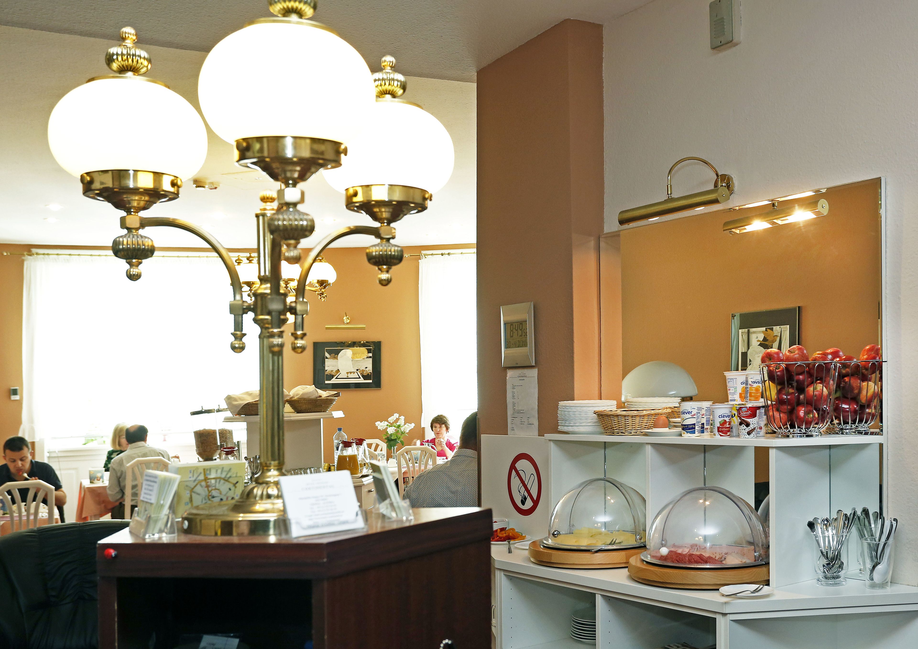 daily breakfast for a fee