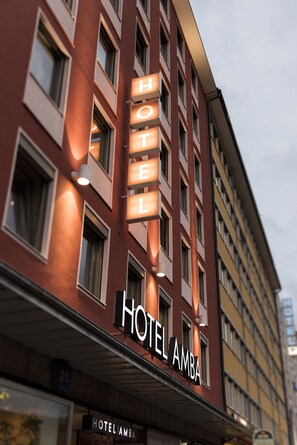 Front of property - Hotel Amba (Munich)