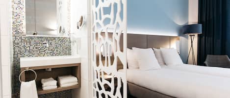 In-room safe, desk, free WiFi, bed sheets