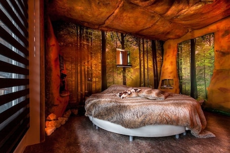 Minibar, in-room safe, desk, blackout drapes